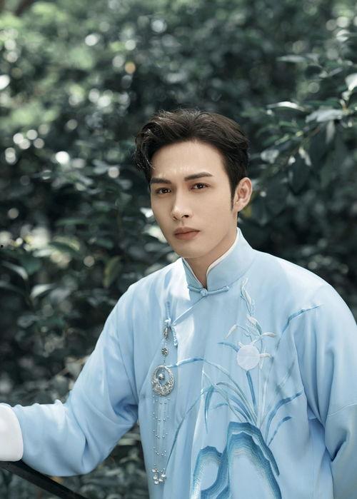 刘大锤最新爆料张彬彬视频,揭秘幕后精彩瞬间  第1张